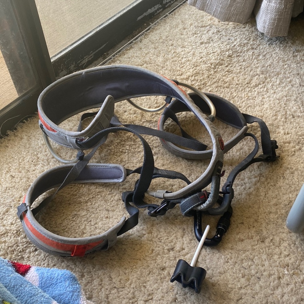 Rock climbing harness